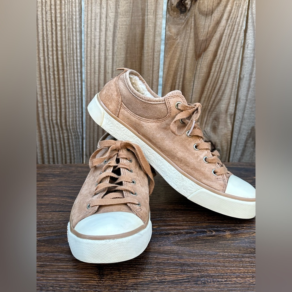 UGG EVERA 1888 Sneakers size 7